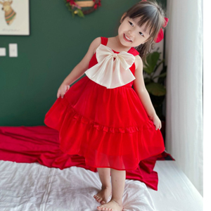 Váy đỏ cho bé đi chơi Noel và tết