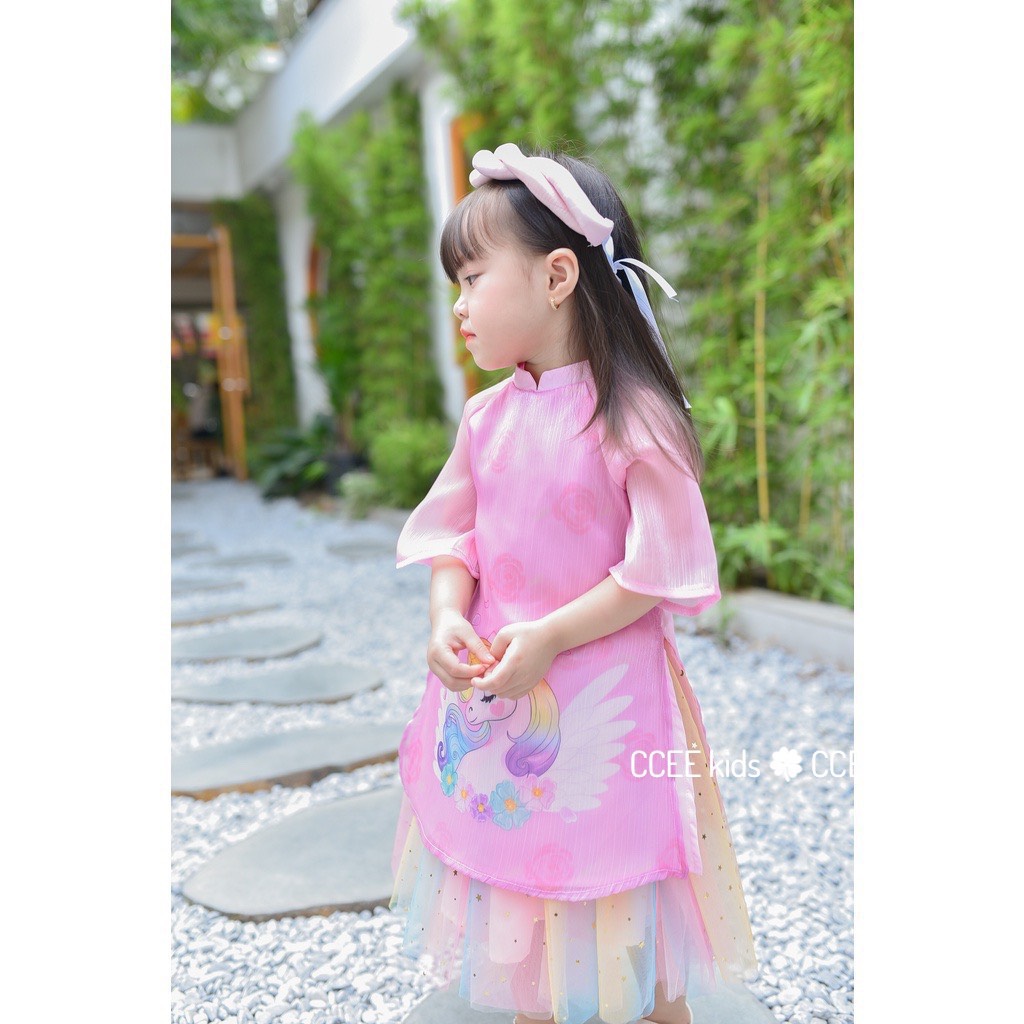 Áo dài cách tân kèm mấn cho bé