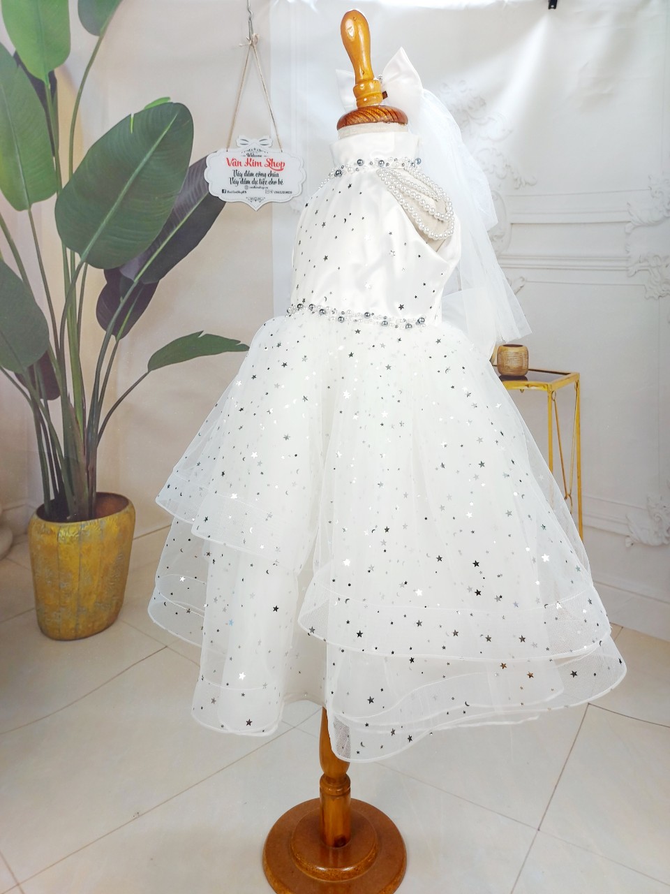 Váy đầm phù dâu tuyệt đẹp cho bé gái trong lễ cưới