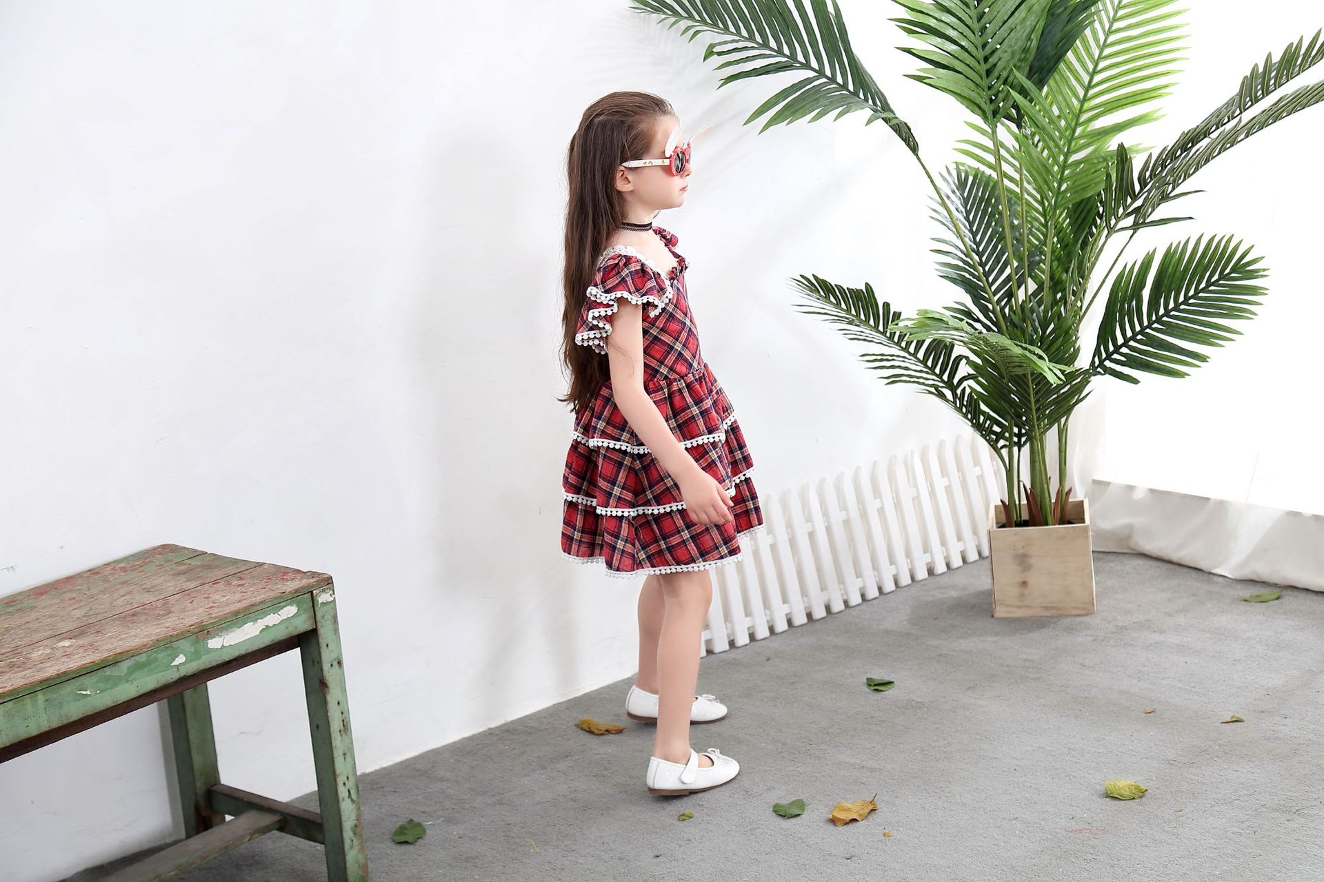 Váy đầm caro nhiều tầng bé gái